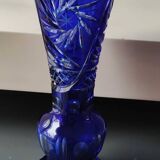 Vase en cristal de Bohème taillé. Col cranté. Étoiles sophistiquées, 26 cm