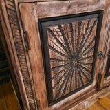 Buffet en bois de chêne sculpté