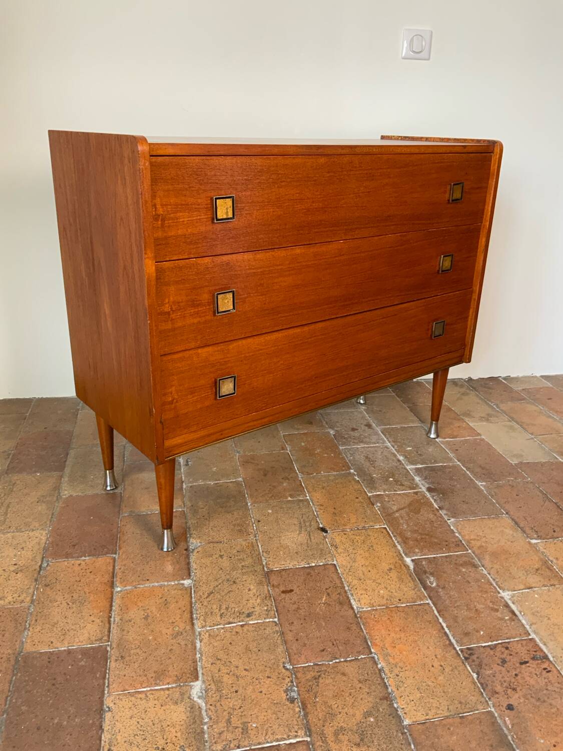 Vintage chest of drawers