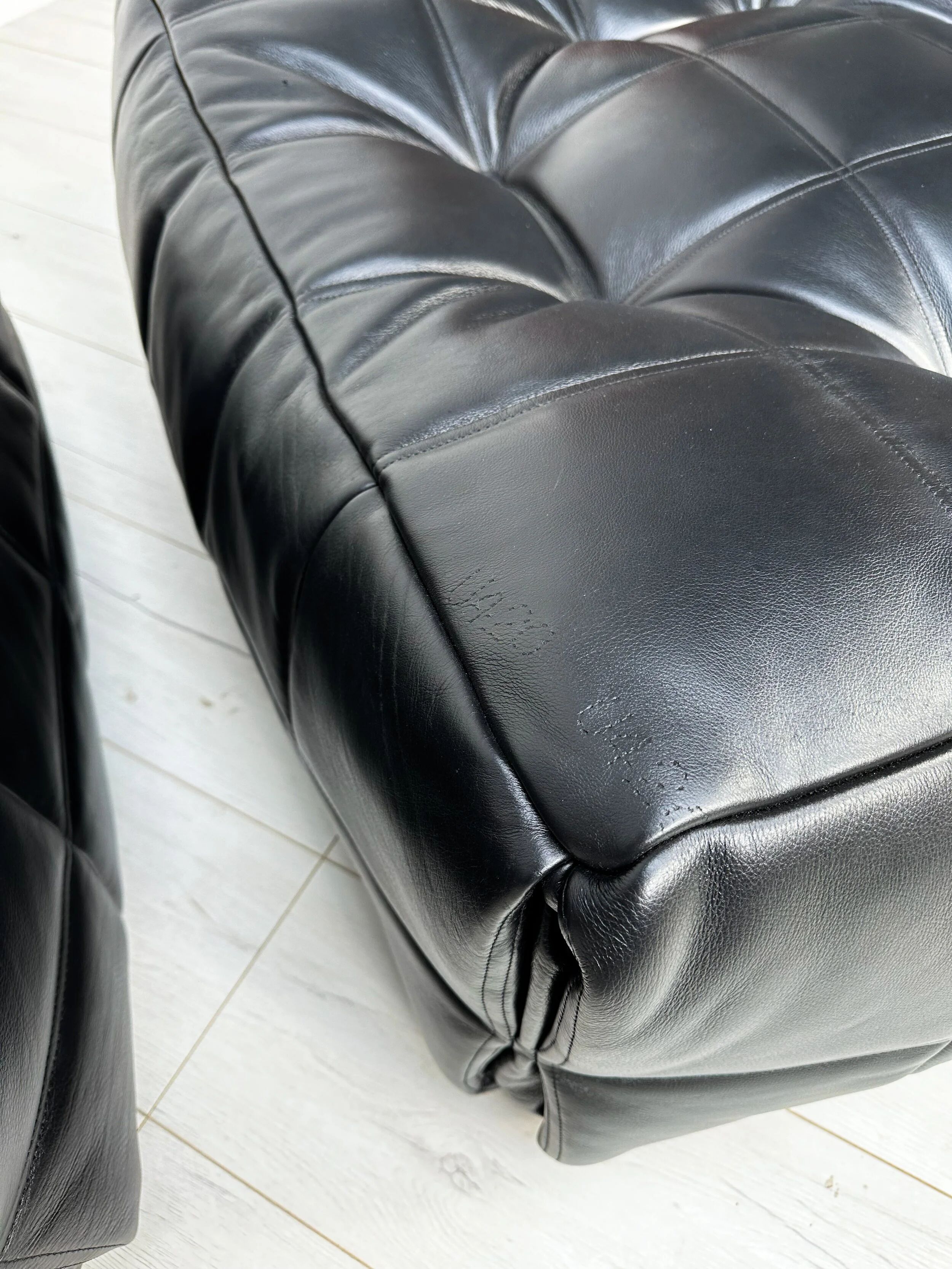 ‘80s vintage leather Kashima 1-seater + ottoman by Michel Ducaroy for Ligne Roset