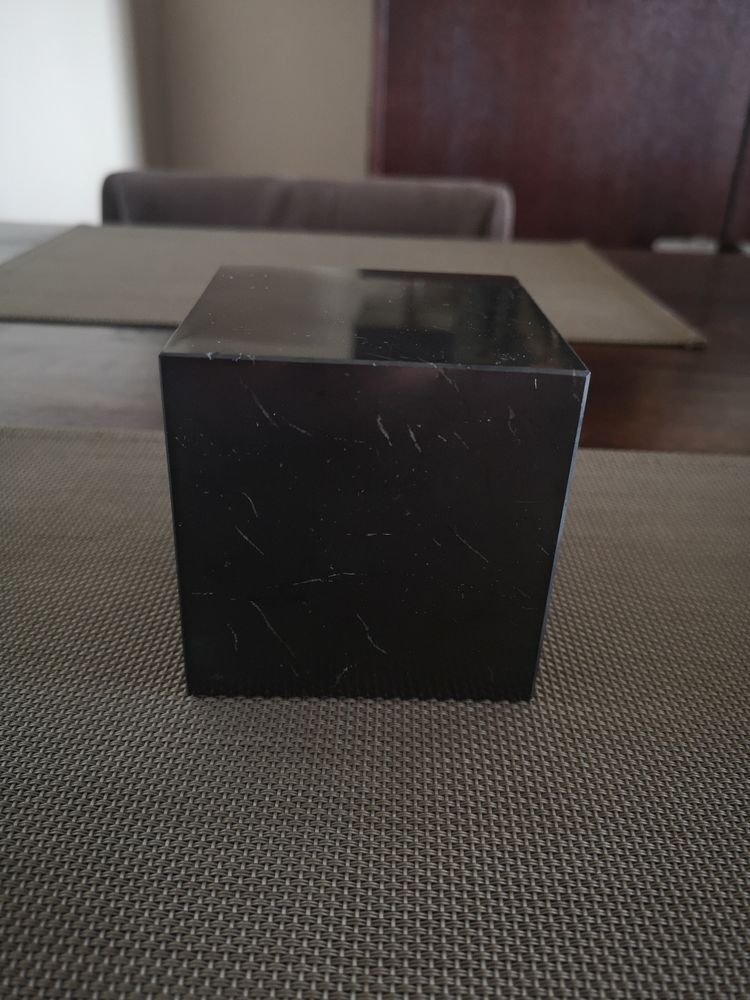 Presse papier / serre livre cube marbre noir - années 1970