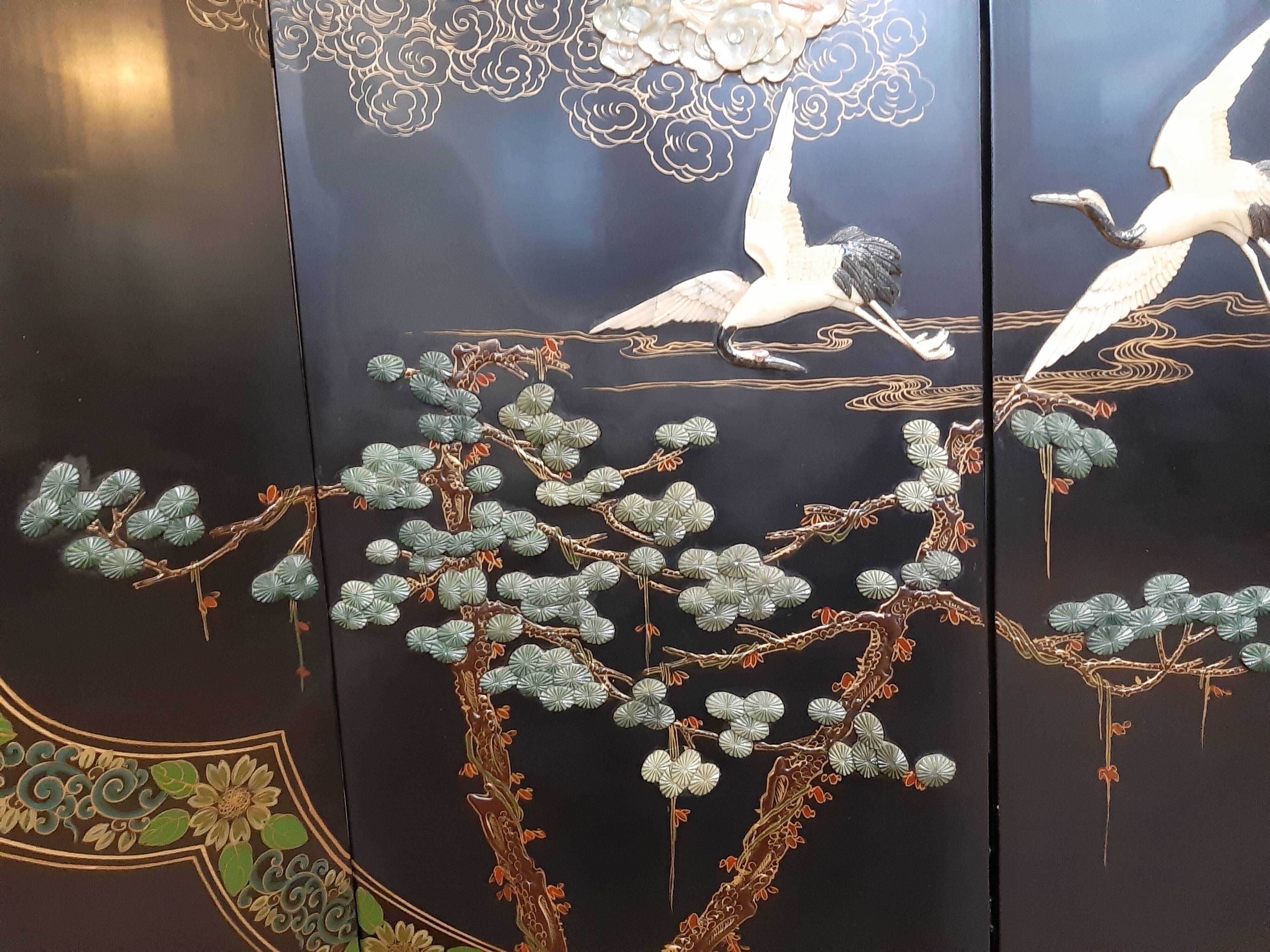 Chinese screen laqué wood and stone marquetry