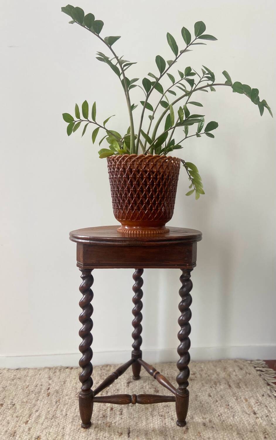 Turned wooden harness