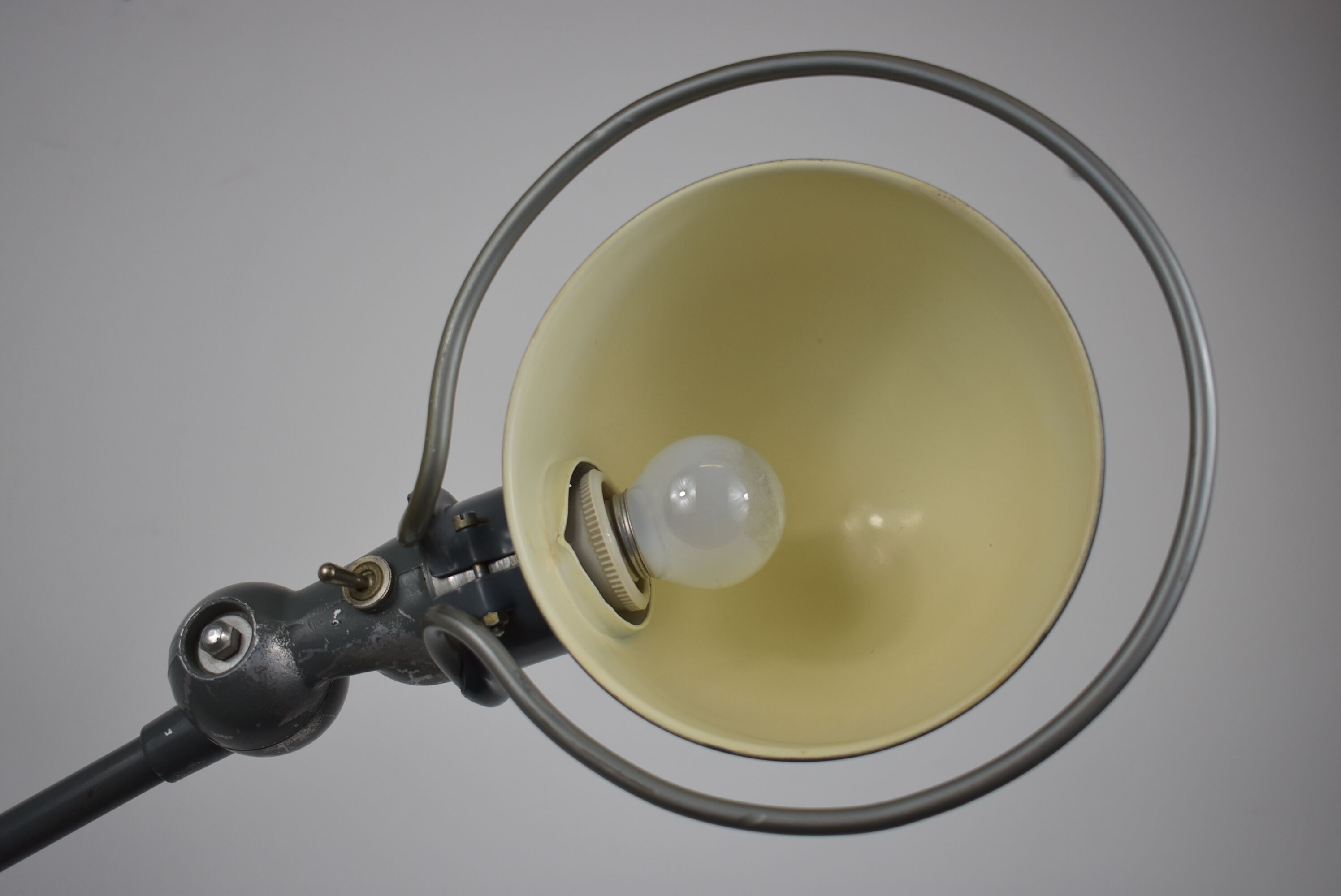 Jielde lamp on industrial metal base