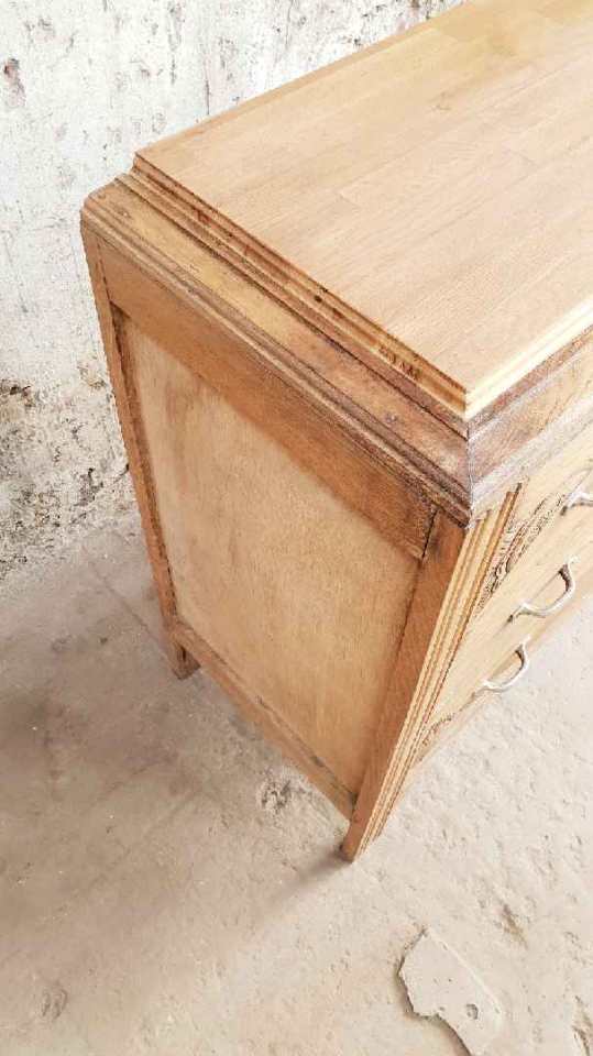 Vintage chest of drawers