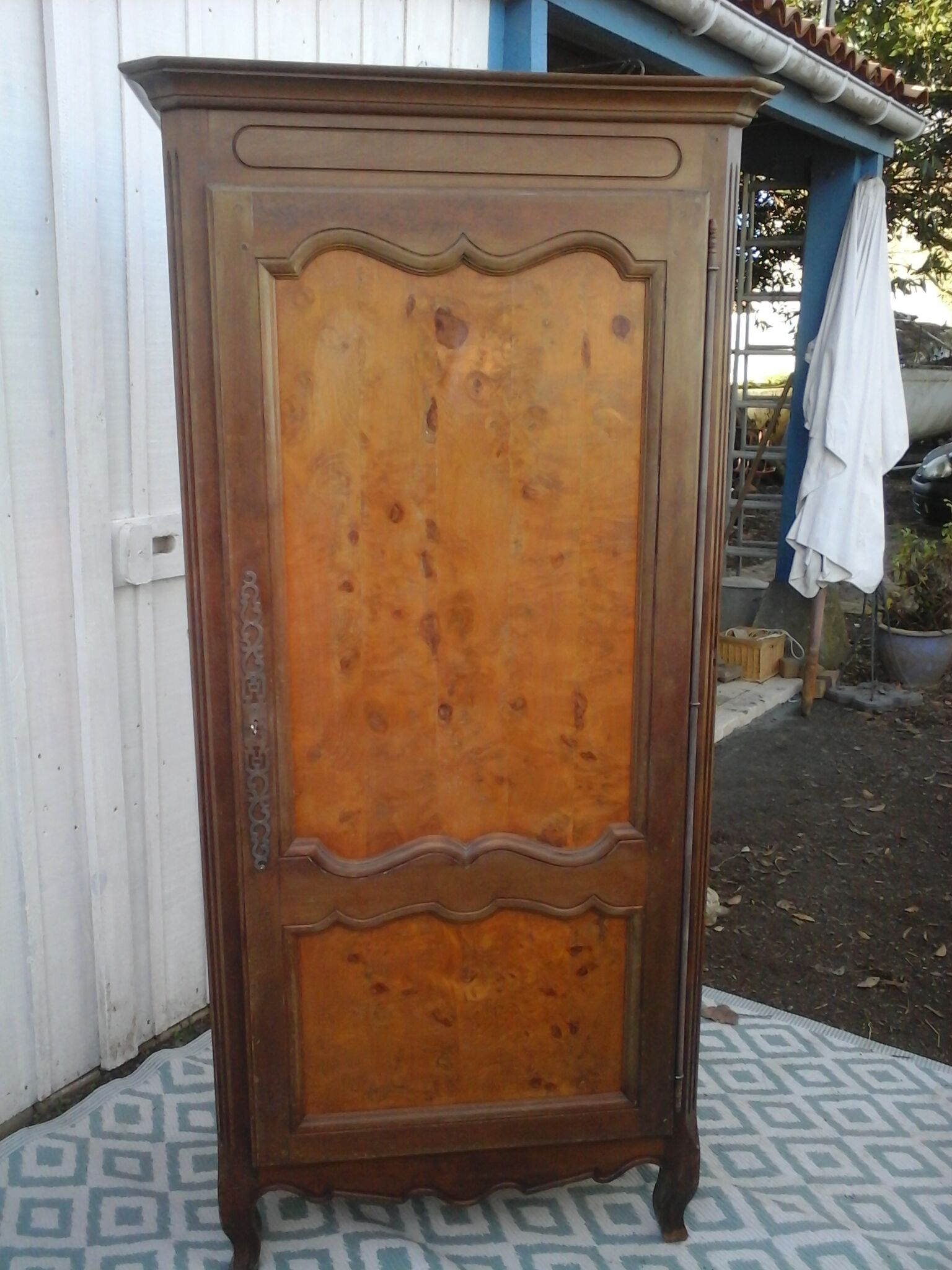 Cabinet hosier