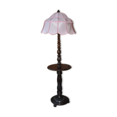 Lampadaire en bois avec abat-jour rose