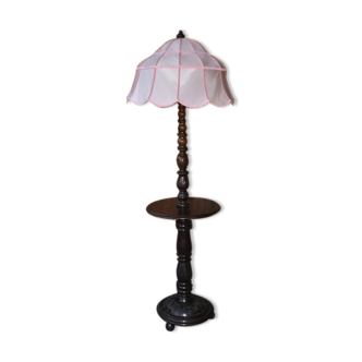 Lampadaire en bois avec abat-jour rose