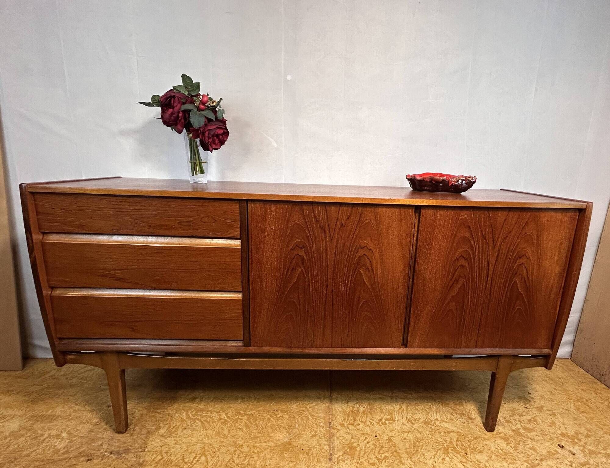 Stunning Mid Century Retro Vintage Teak Sideboard by Nathan Furniture 1960