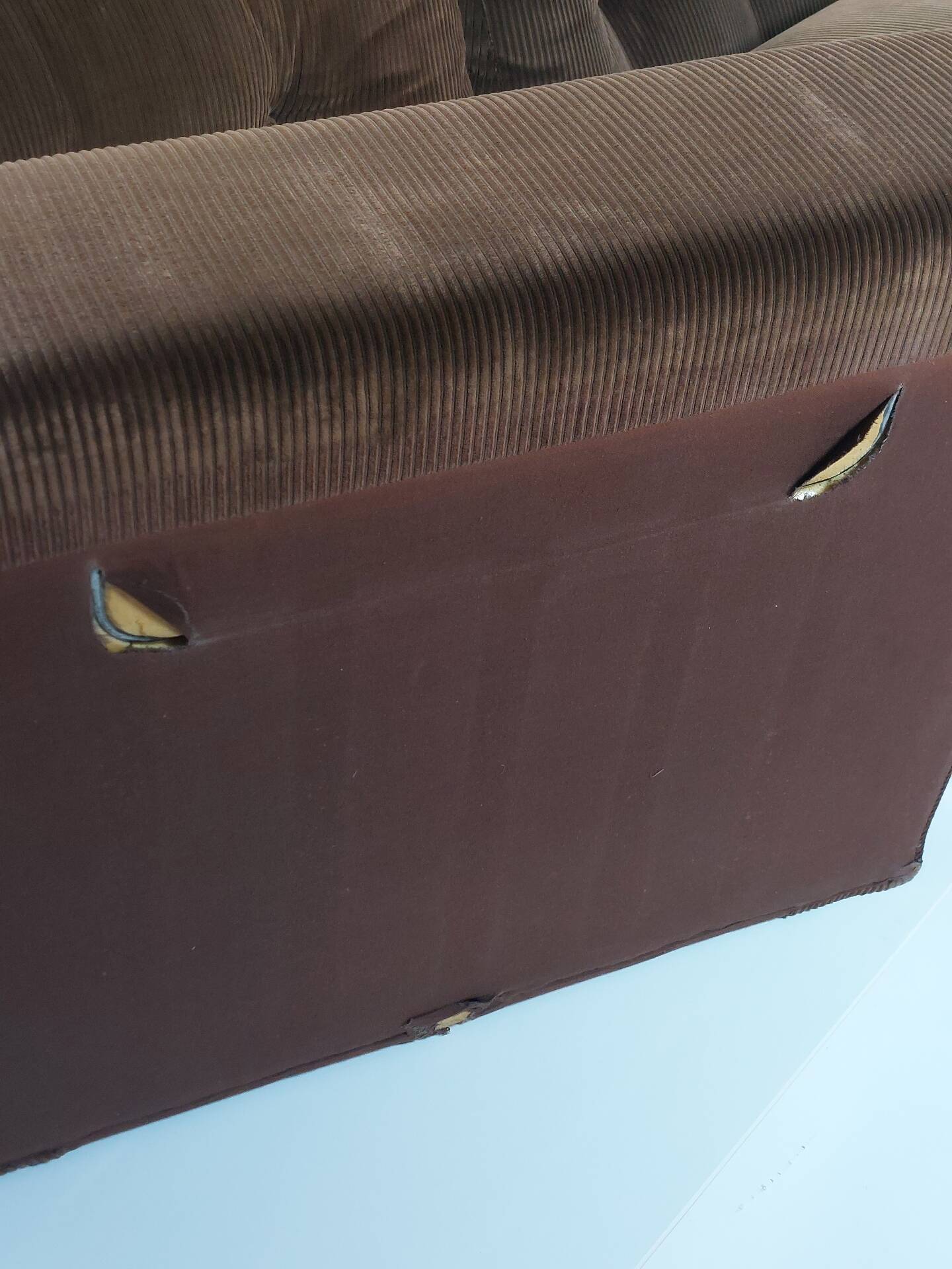 Paire de fauteuils lounge Amanta en velours côtelé et fibre de verre par Mario Bellini pour C&B Italia