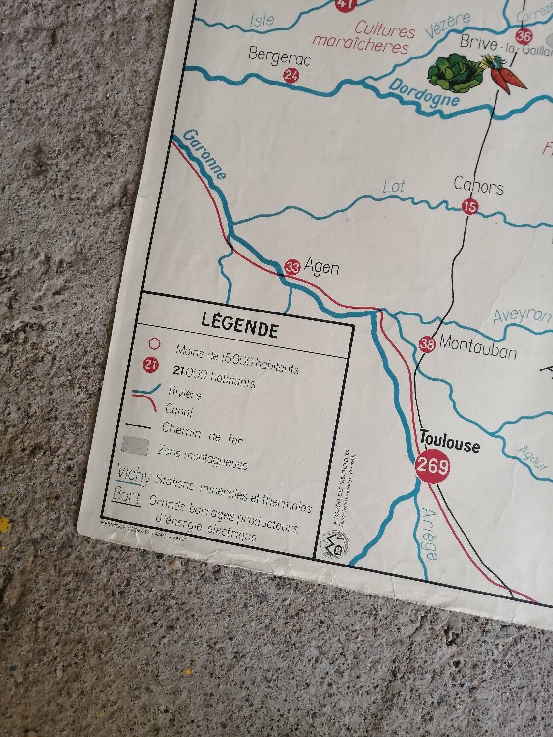 Vintage school map mdi FRANCE Corsica Massif Central