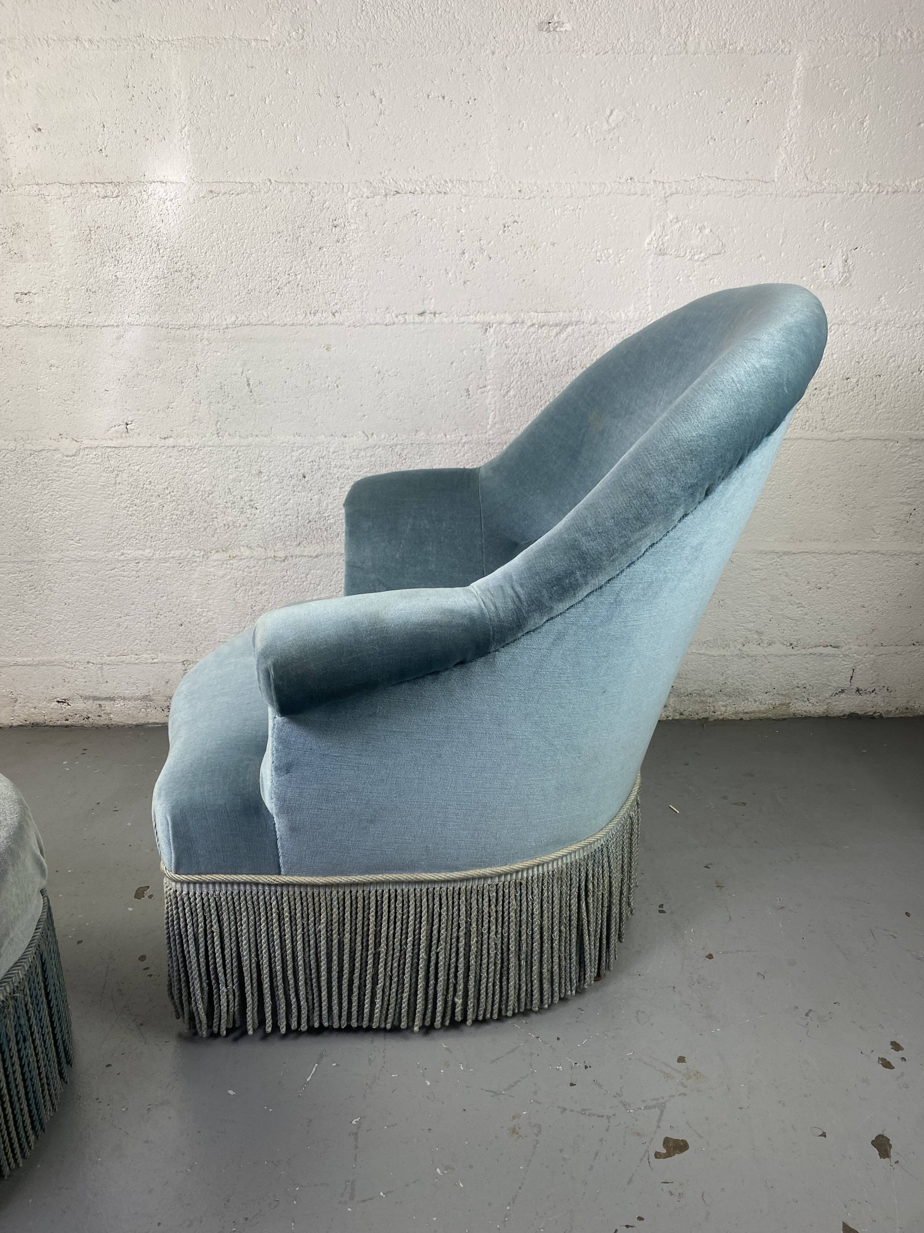 Blue toad armchair and its footrest