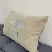 Coussin artisanal en toile ancienne style Kilim