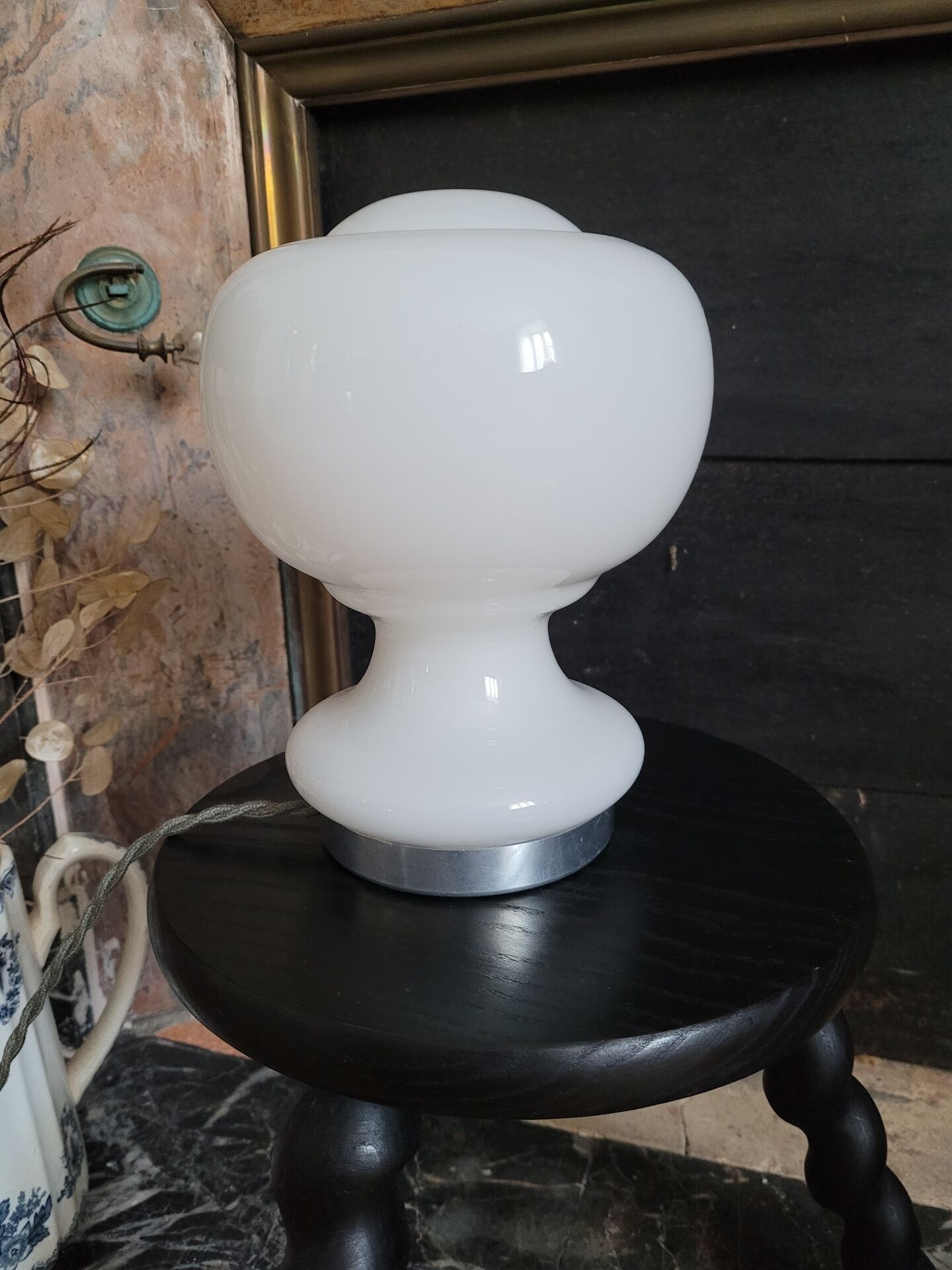 Mushroom table lamp