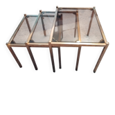 Ensemble de 3 tables gigognes vintage – verre fumé & métal doré