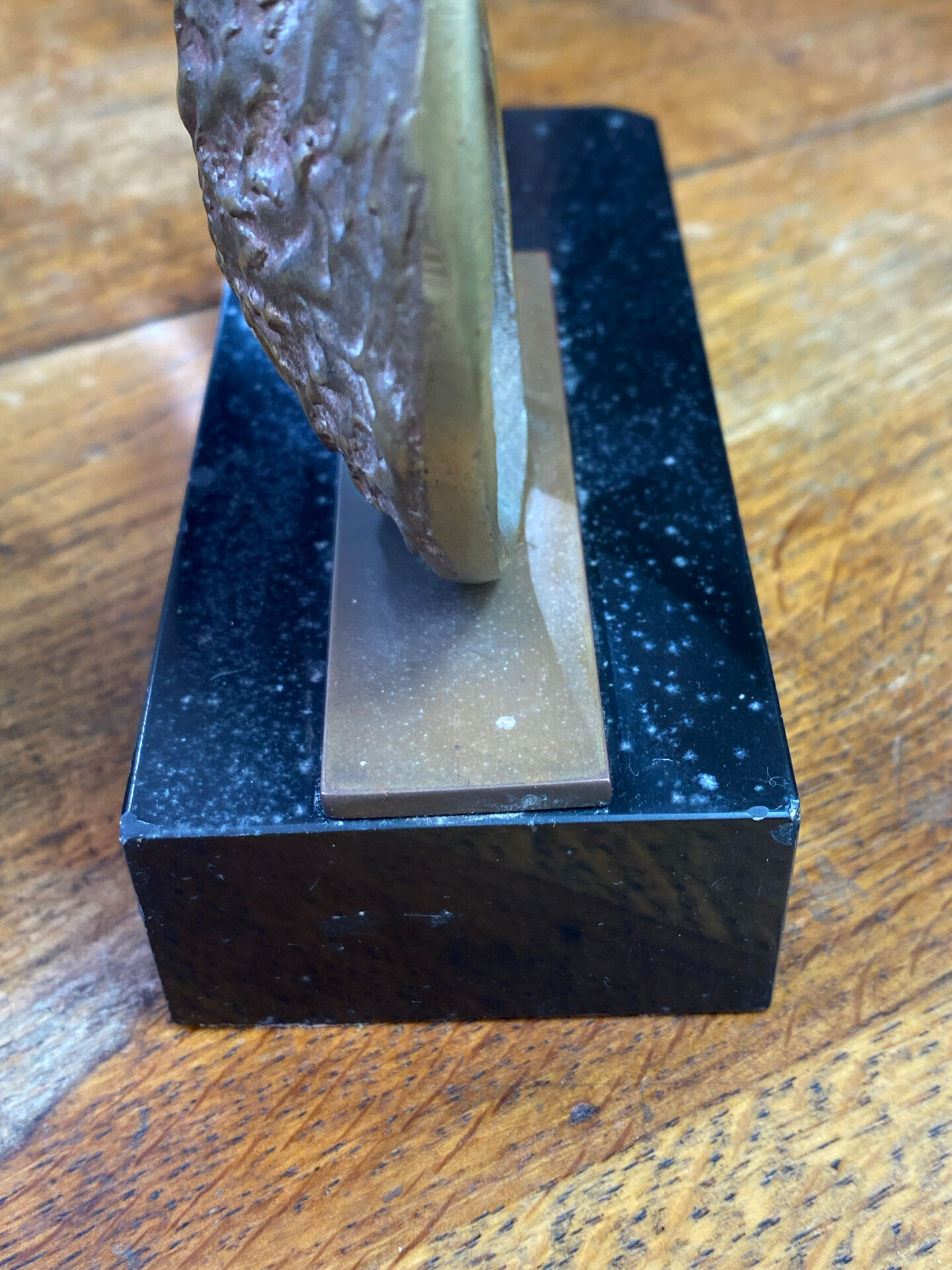 Bookends in bronze and marble
