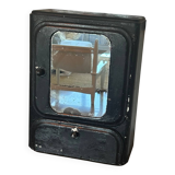 Bathroom wall storage unit