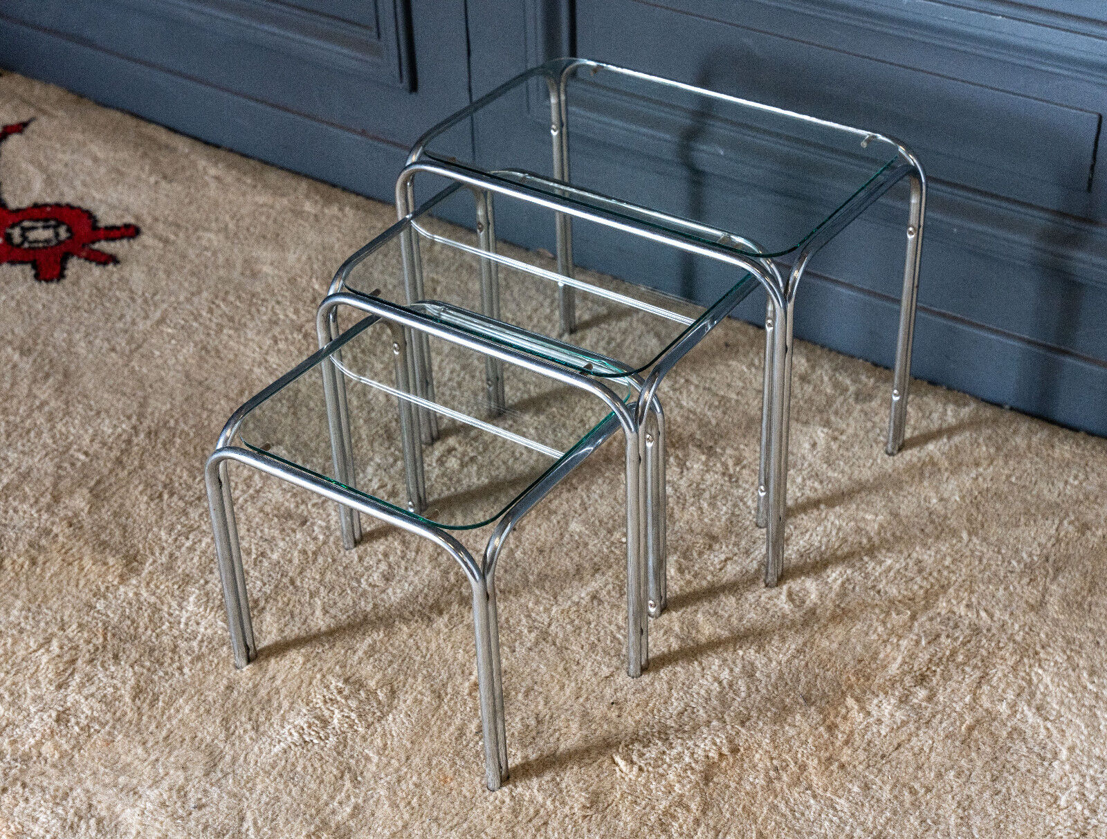 Three nesting tables 1970 Chromed metal and glass top