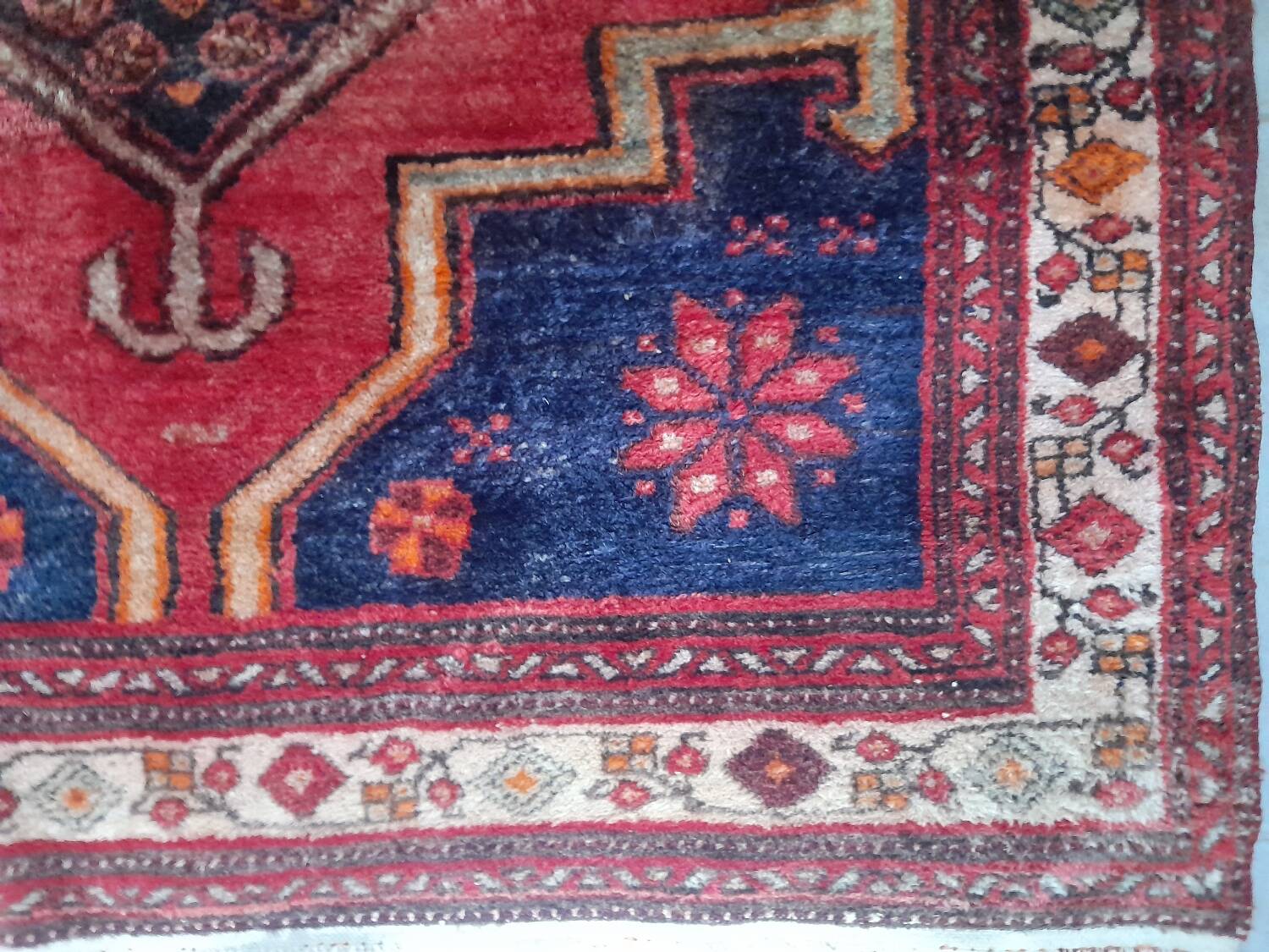 Large Gashgai carpet