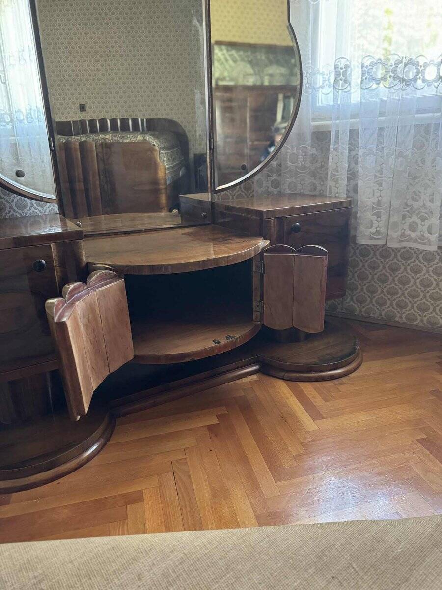 Coiffeuse Art Déco en noyer avec miroir triptyque, années 1930