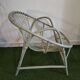 Fauteuil corbeille vintage en rotin – teinte vert gris