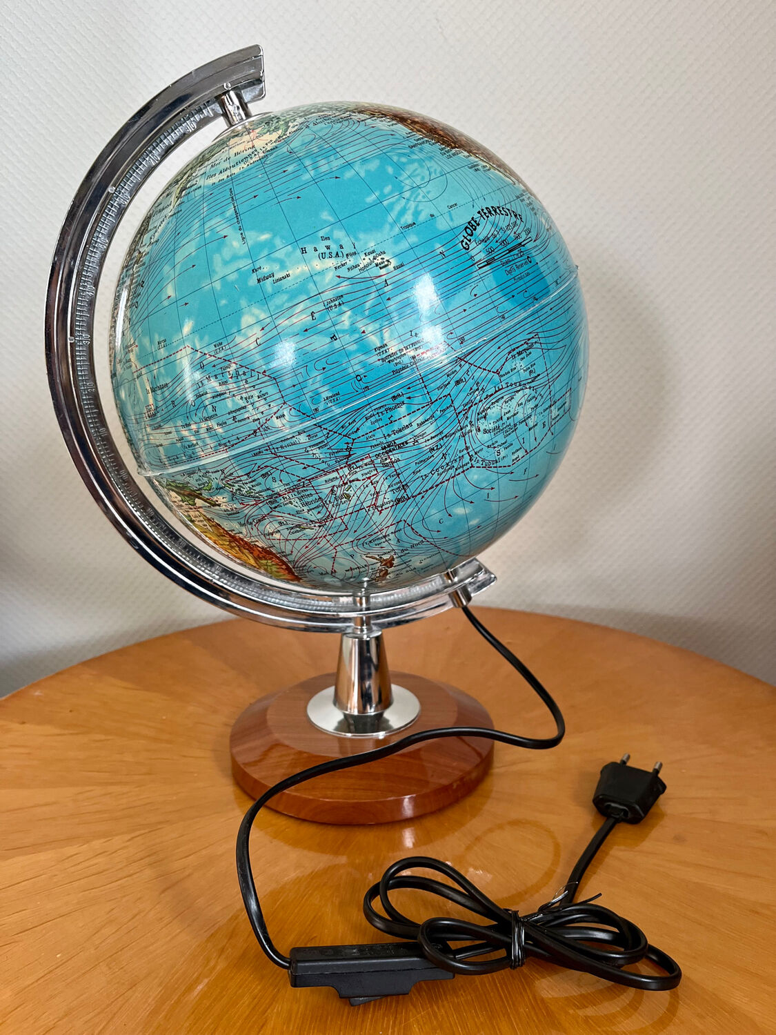 Vintage luminous earth globe