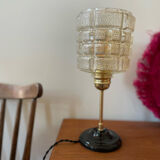 Lampe à poser globe transparent en verre moulé