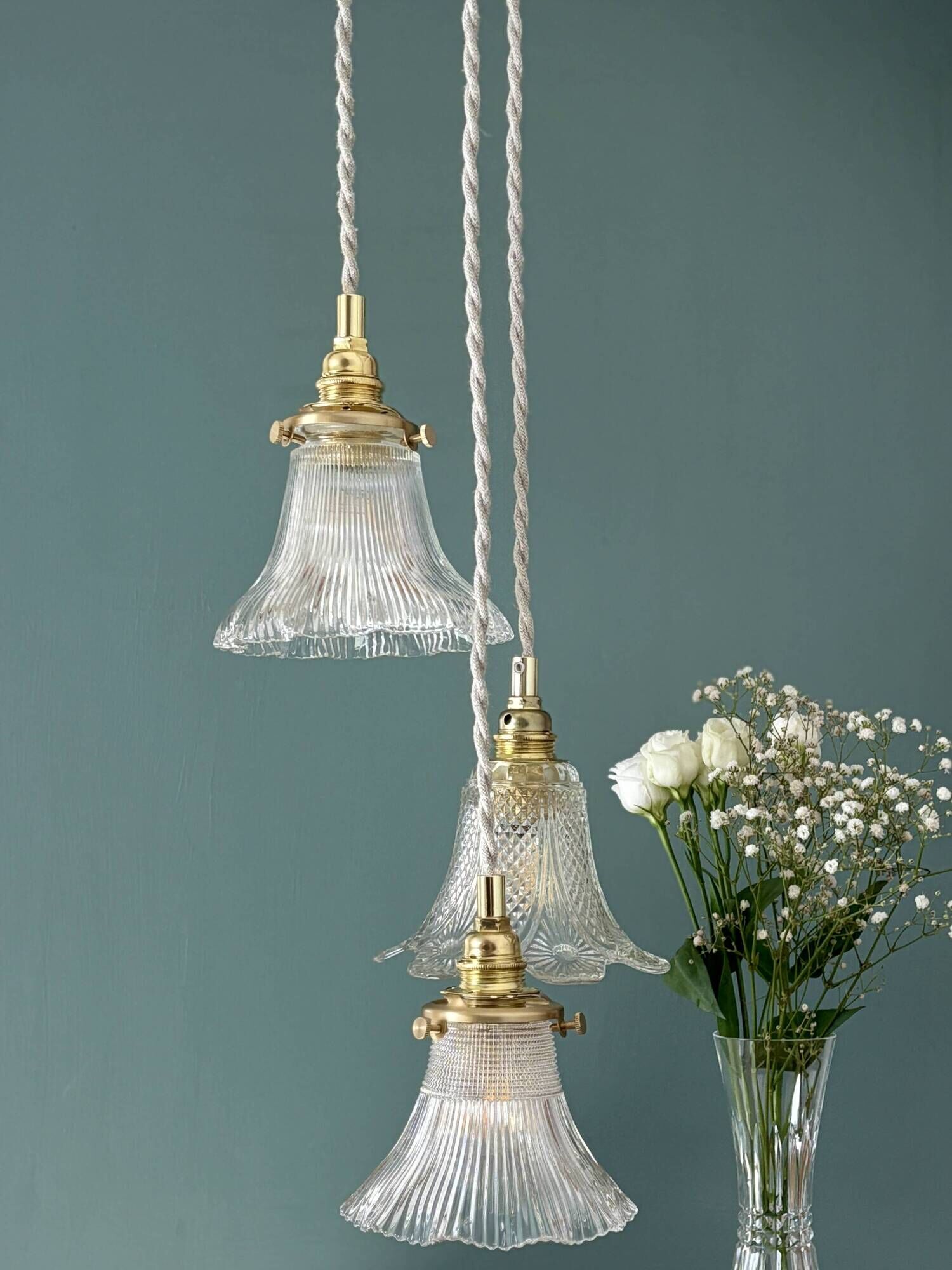 Vintage triple tulip pendant light in chiseled glass and holophane