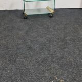 Table d’appoint vintage en verre sur roulettes