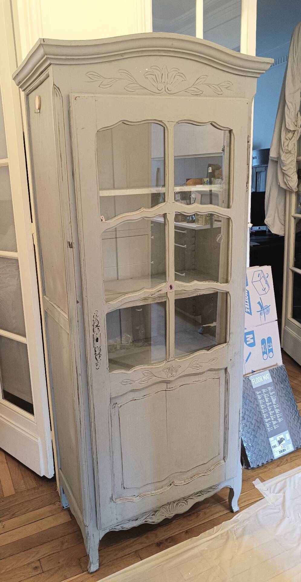 Antique glass-fronted cabinet in pearl grey – country house spirit