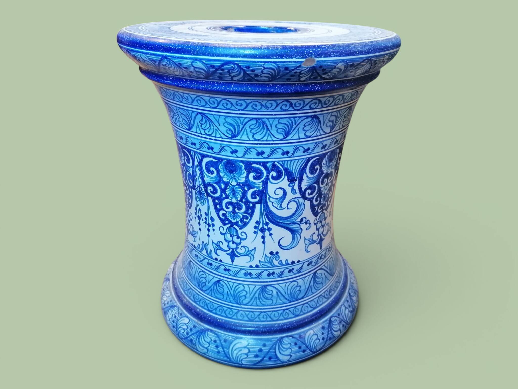 Column pedestal for a ceramic plant pot from Nevers.