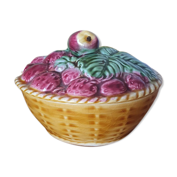 Sucrier fruits strawberry, signed sarreguemines france