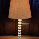 Lampe de table italienne des années 70 avec des sphères empilées.