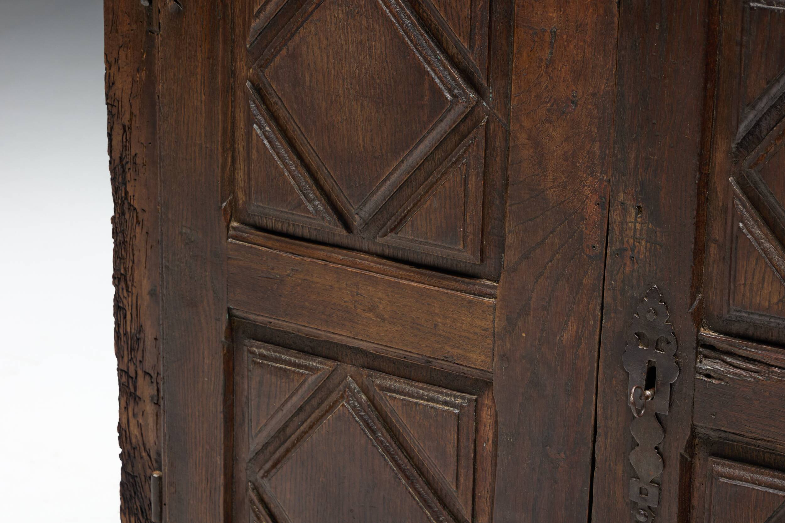 Buffet rustique d'art populaire, France, XVIIIe siècle