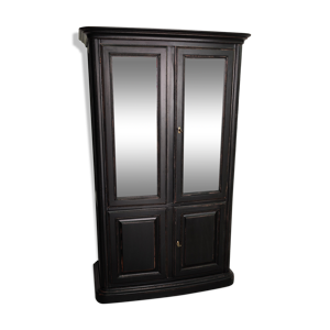 Vitrine patine noire avec quatre