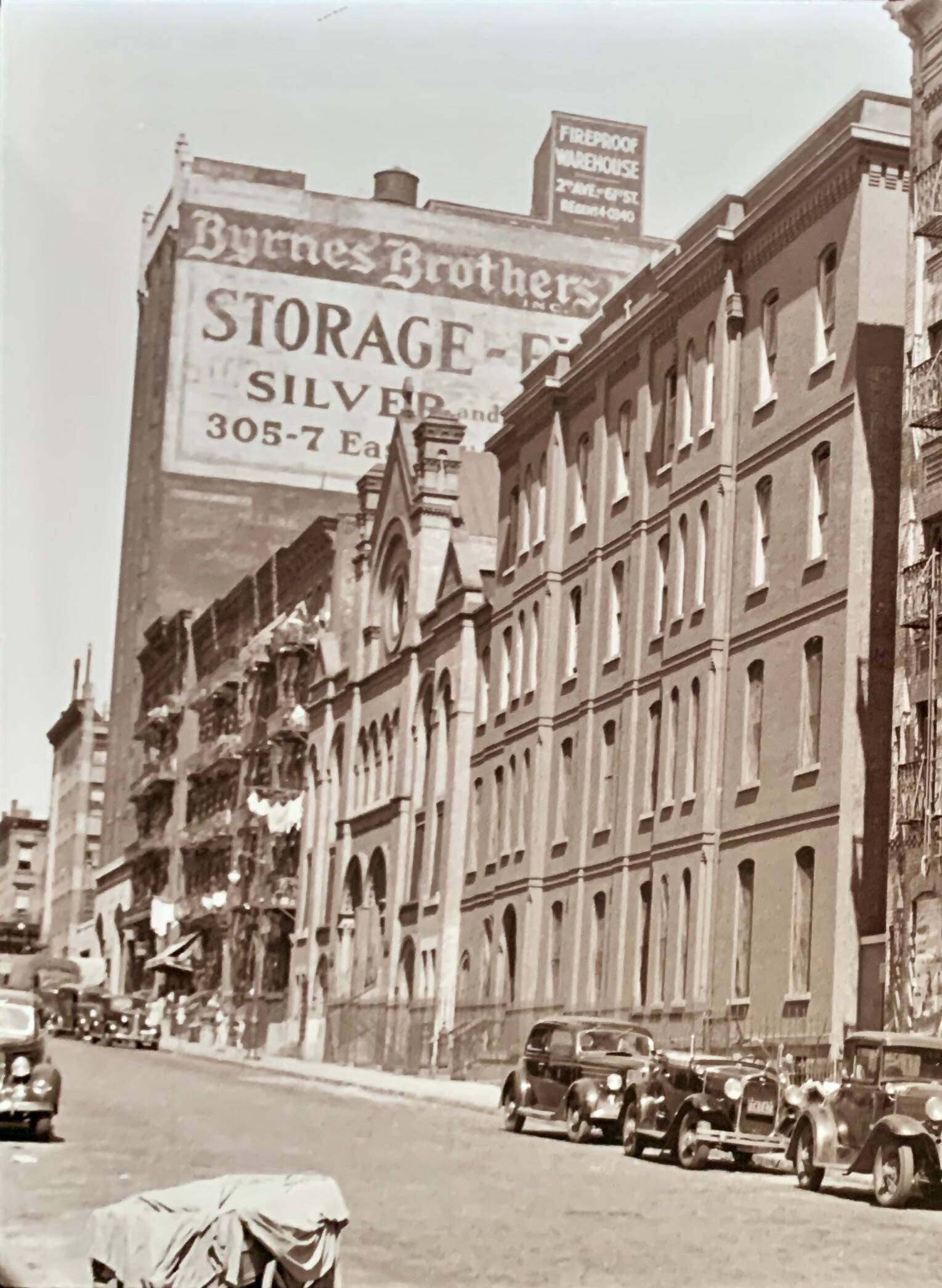 Manhattan Vintage — The raw charm of old New York.