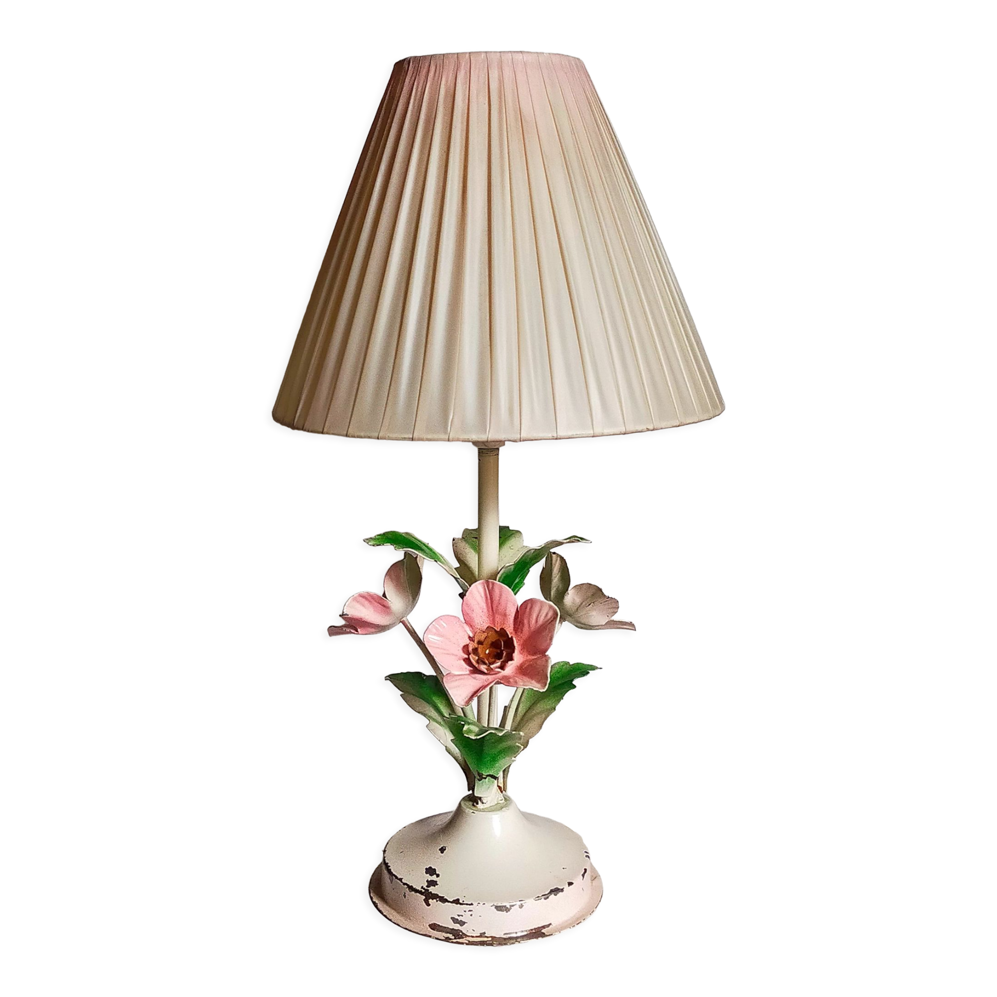Bouquet lamp to table in vintage painted sheet vinyl lampshade