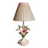 Bouquet lamp to table in vintage painted sheet vinyl lampshade