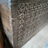 Coffre en bois Haute époque Cévenol