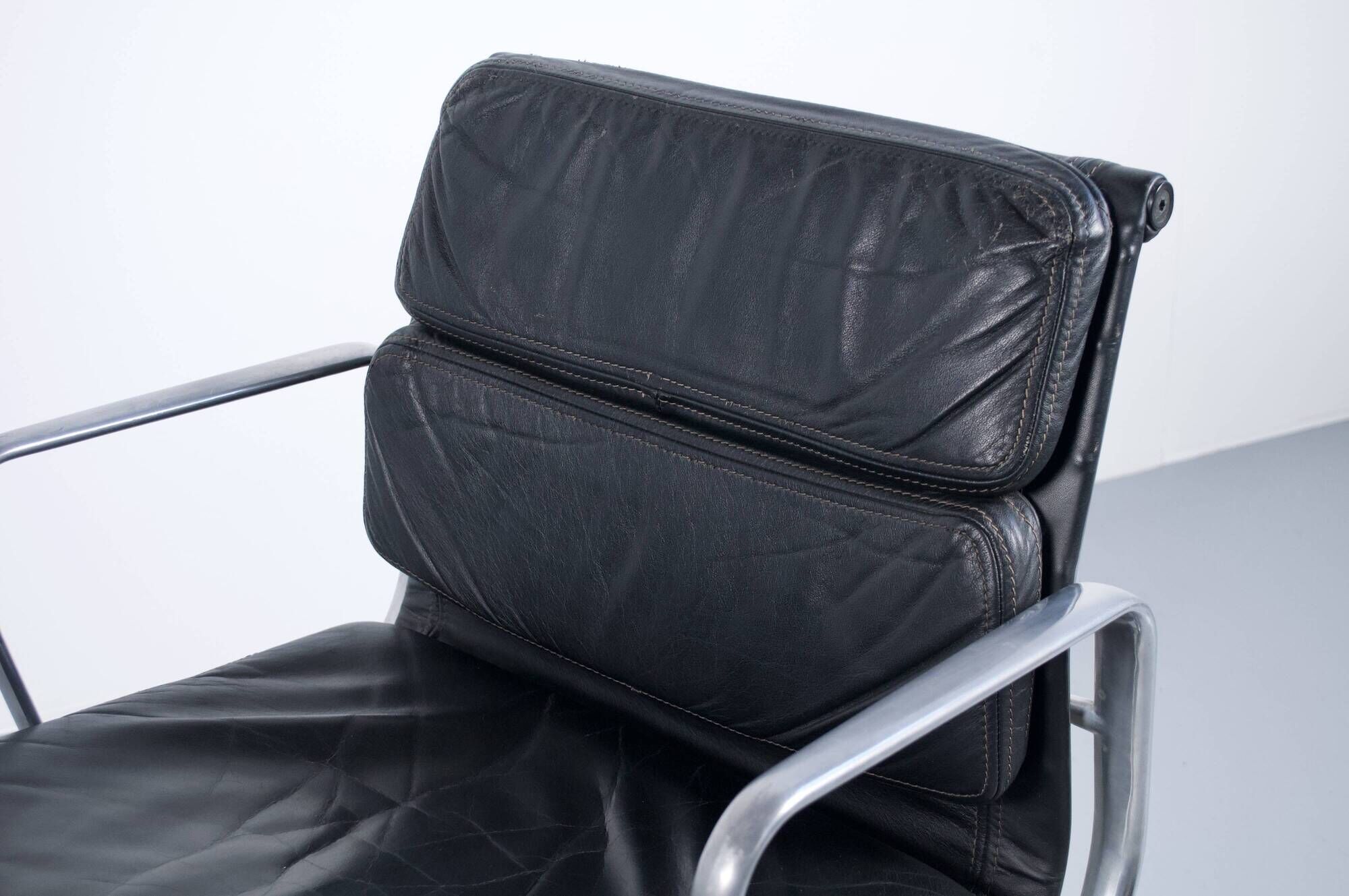 SOFT PAD CHAIR EA 217 EAMES BLACK LEATHER HERMAN MILLER PUBLISHED BY ICF 1970s