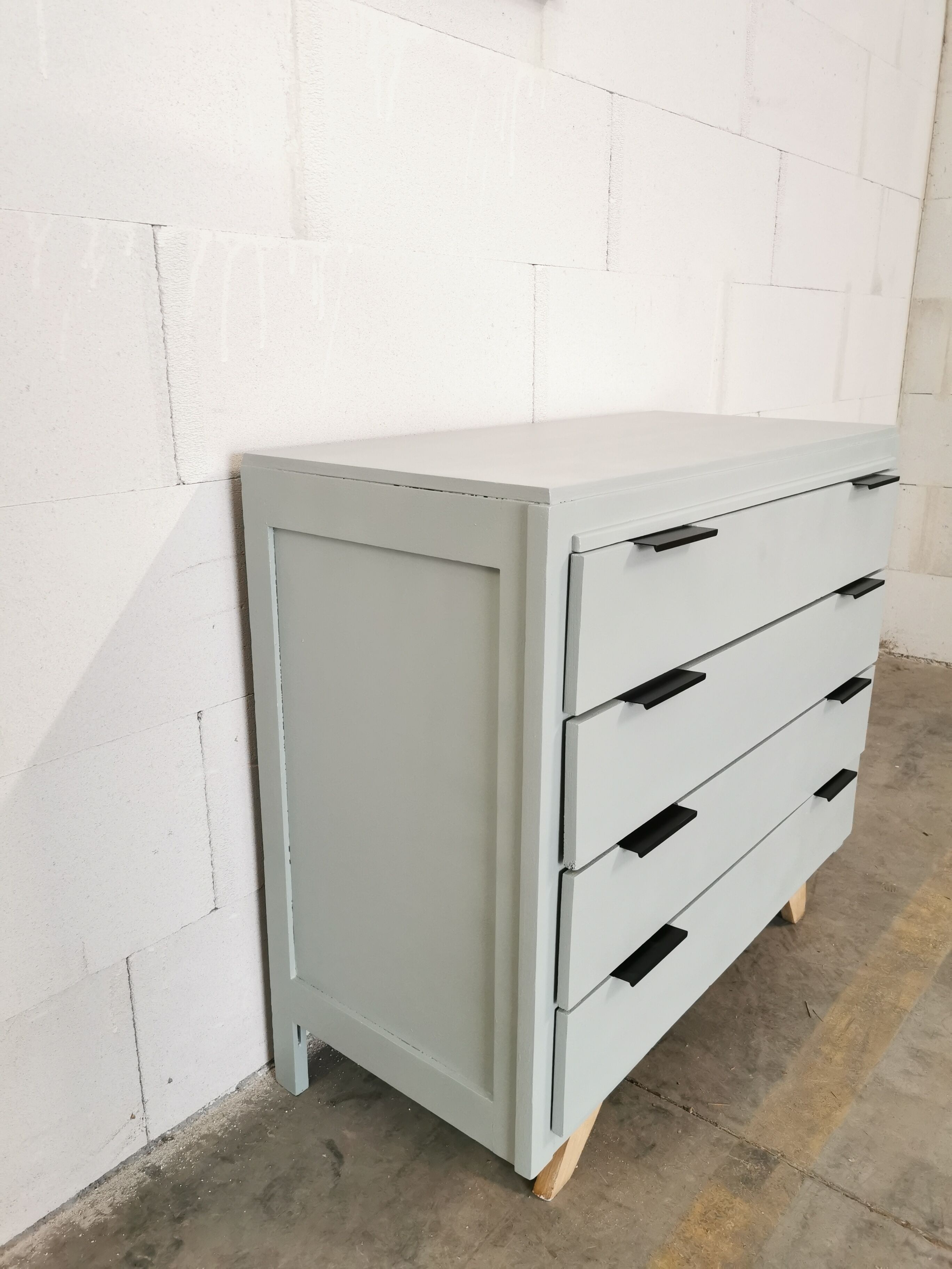 Vintage dresser