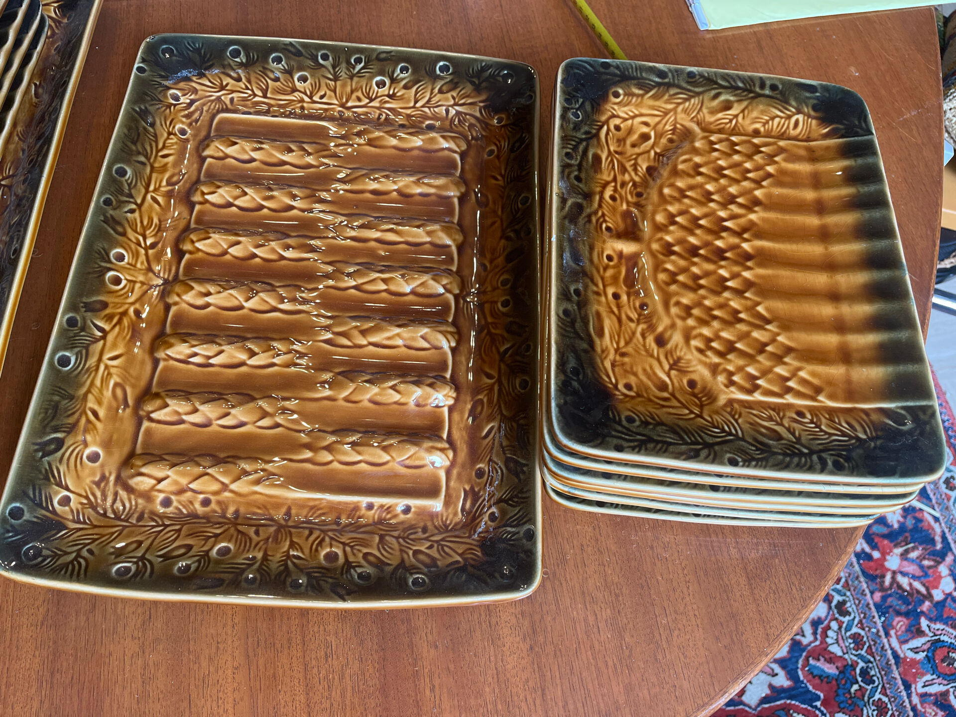 Plat et 6 assiettes à asperges Sarreguemines