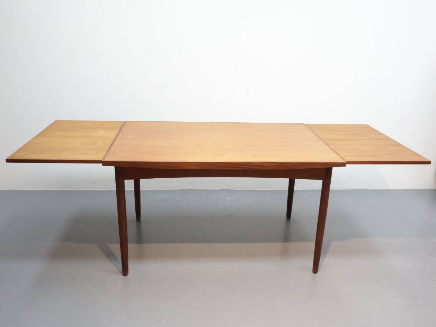 Deense eettafel teak uitschuifbaar
