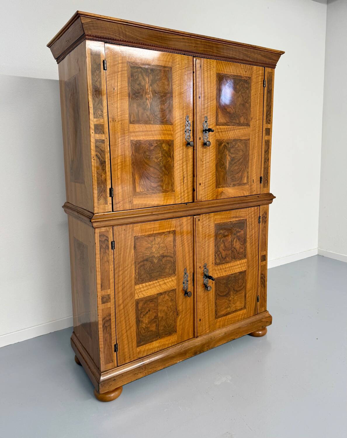 Antique 19th century Biedermeier art deco chest of drawers in walnut with wrought iron locks