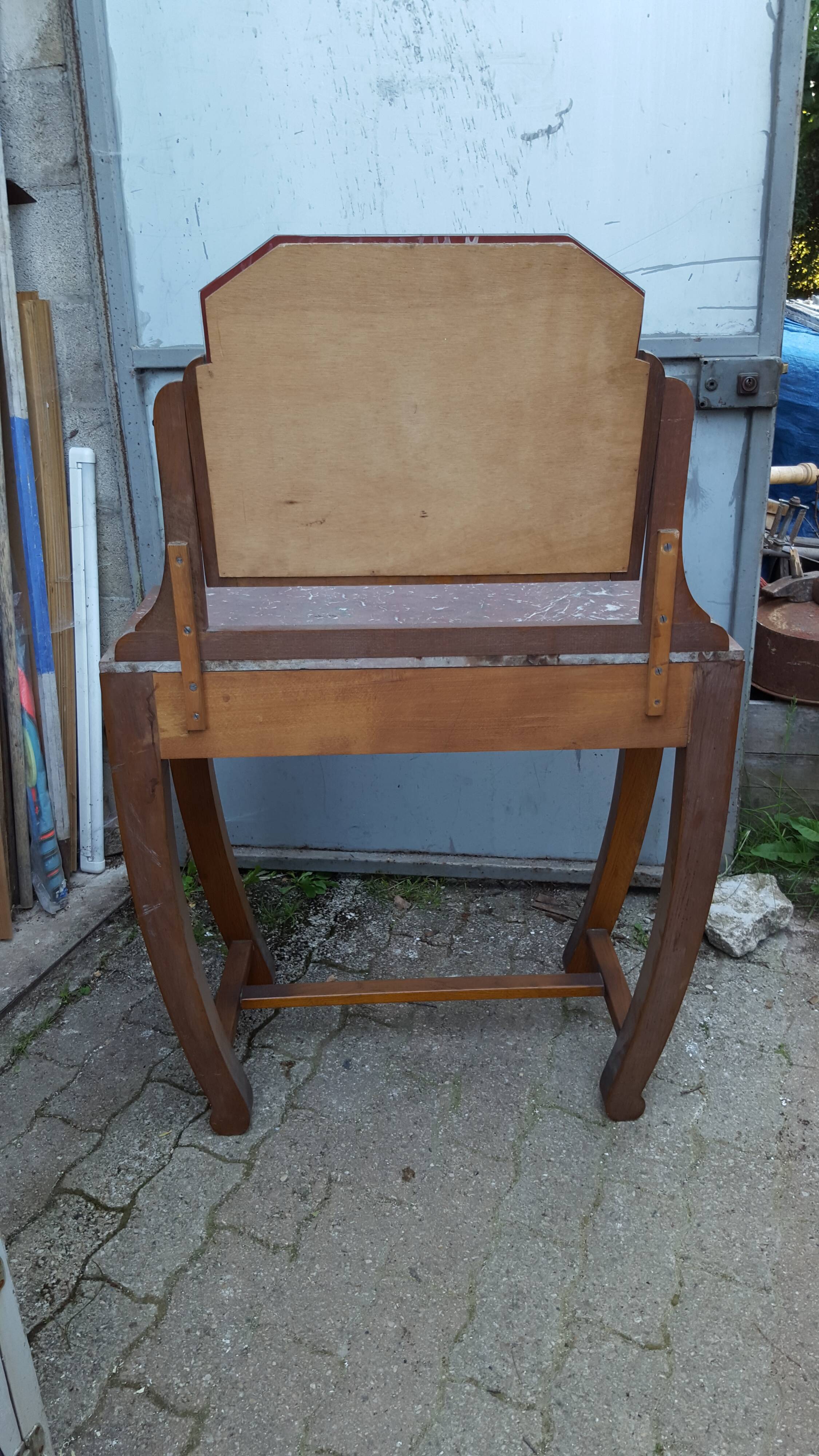 Art deco hairdresser