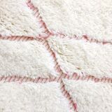 Moroccan berber carpet beni ouarain ecru with pink diamonds engraved 295x200cm