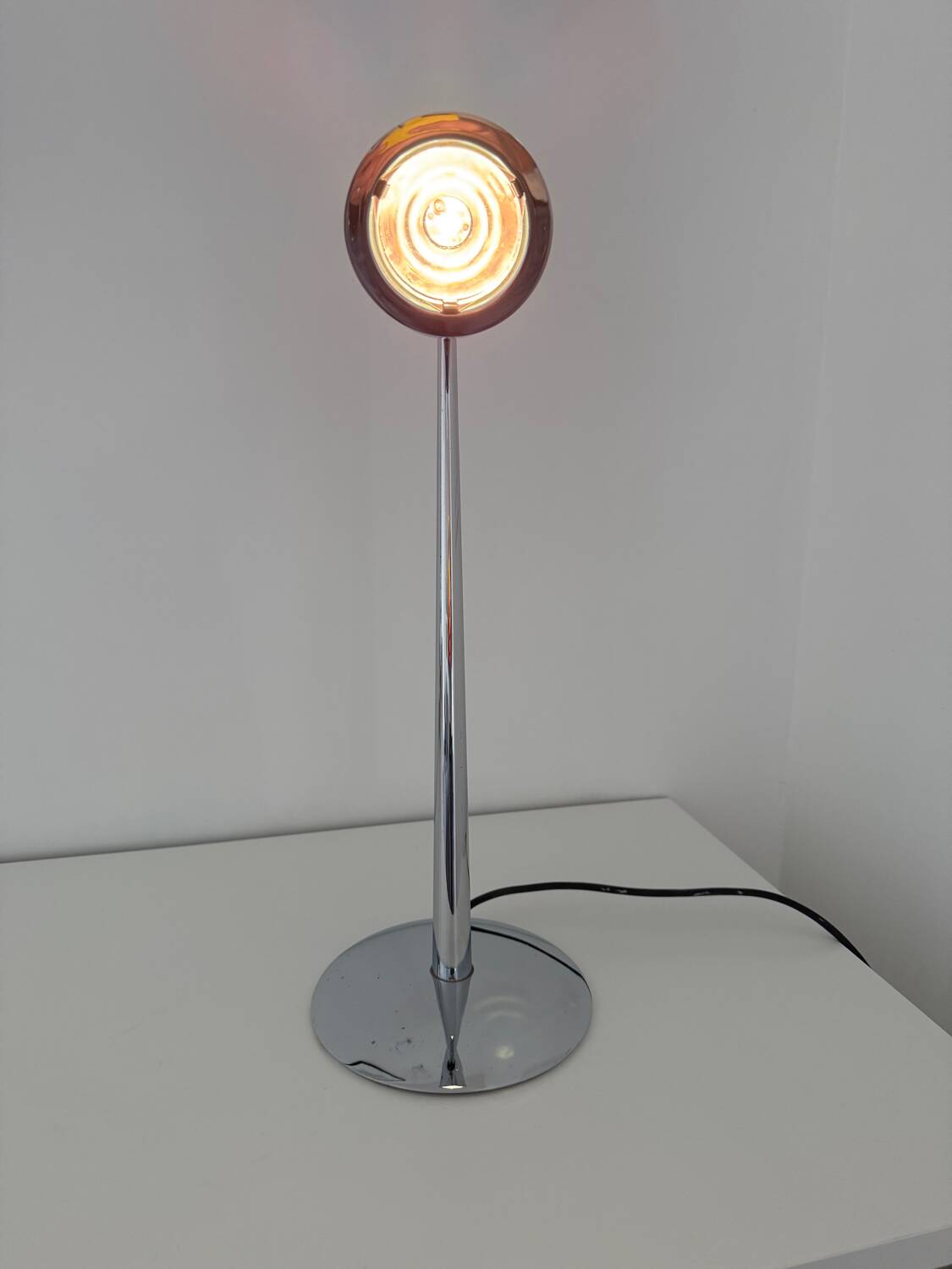 Ara table lamp, designer Philippe Starck, Prod. Flos Italy 1988.