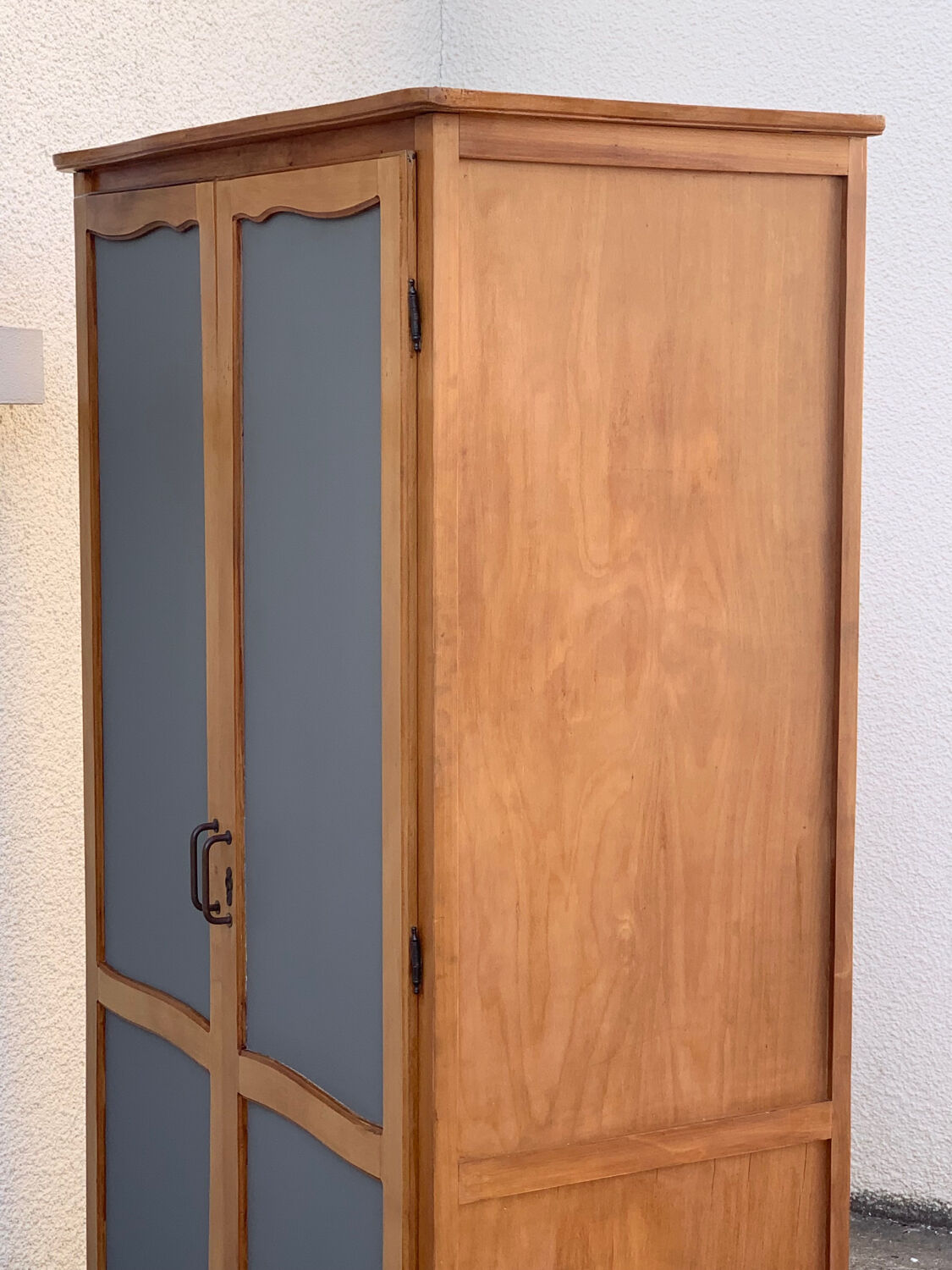 Vintage Parisian cabinet 1970s