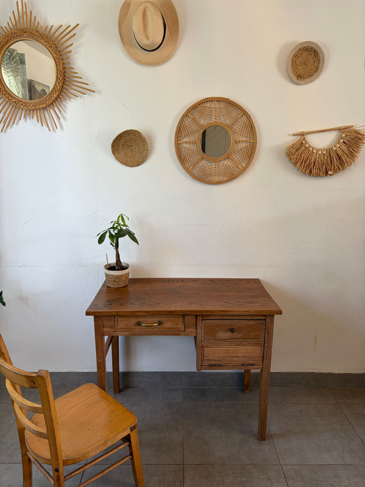 Charmant petit bureau vintage en chêne