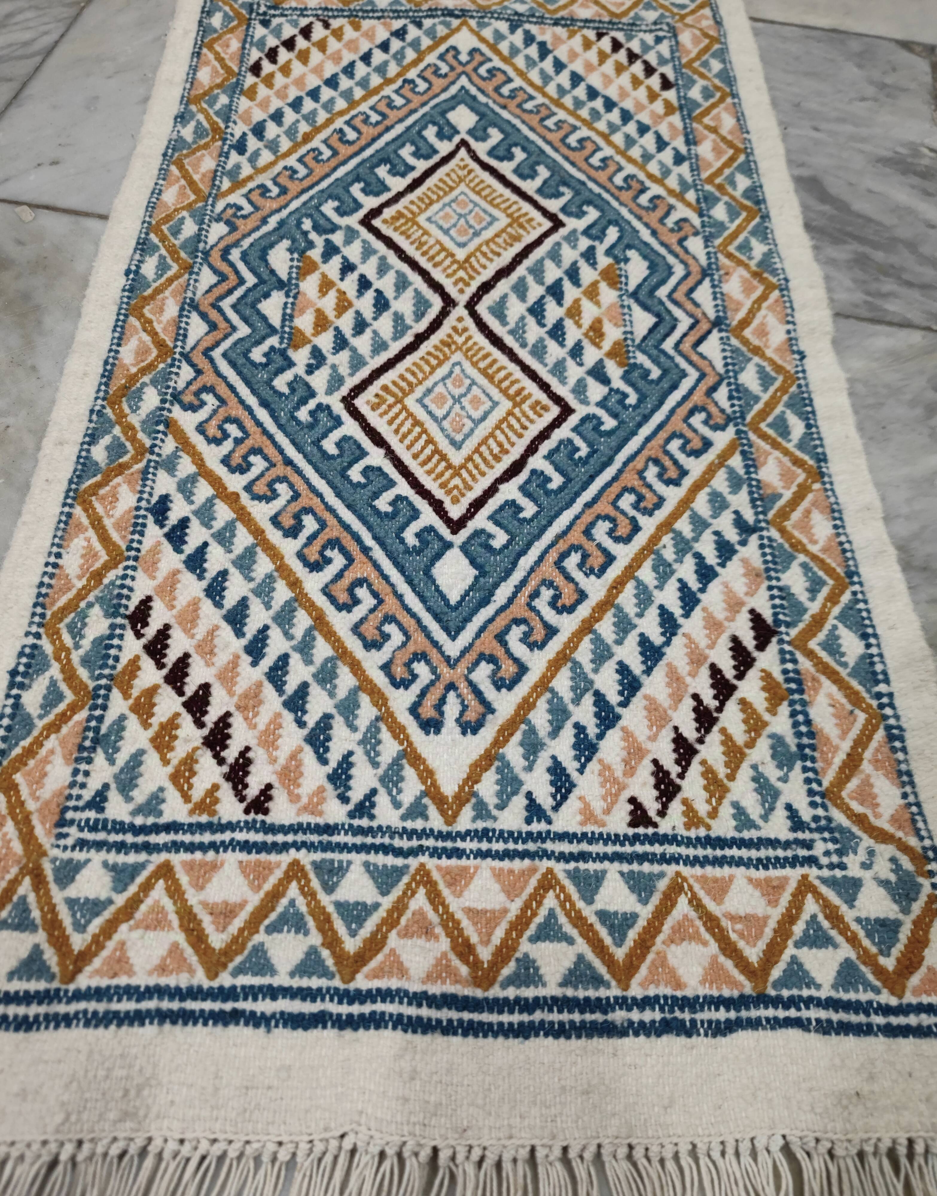 Handmade margoum rug in natural wool